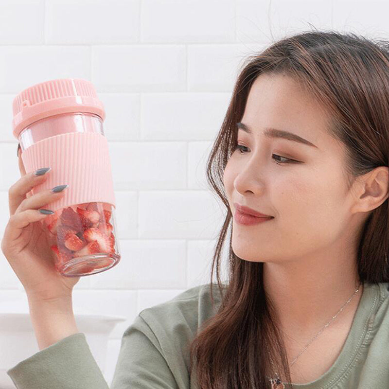 FreshMix Portable Blender – Blend Smoothies Anywhere, Anytime